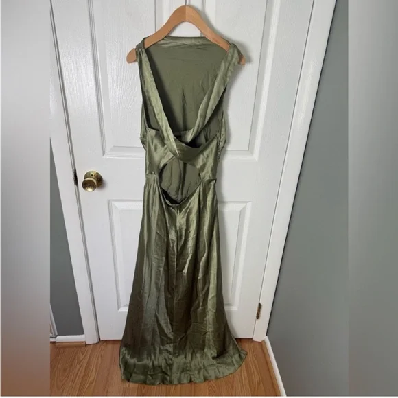 Reformation Casette Silk Dress in Artichoke 6 - Picture 8 of 13